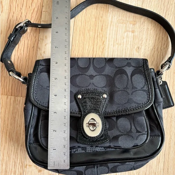 Coach Signature C Turnlock Shoulder Bag Black - Picture 7 of 7